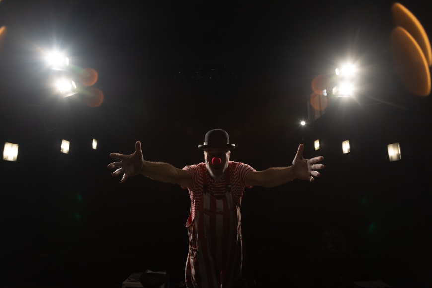 Театър „Хенд“ отбелязва празничен ноември с безплатни събития и инициативи за младите