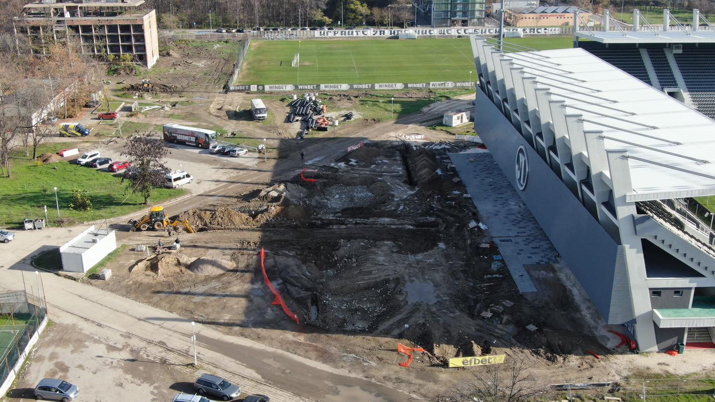 Фенклубът на Локомотив „Комплекс Локомотив има нужда от реални решения, не от политически ПР“