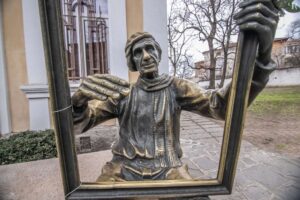 Паметник на Цанко Лавренов