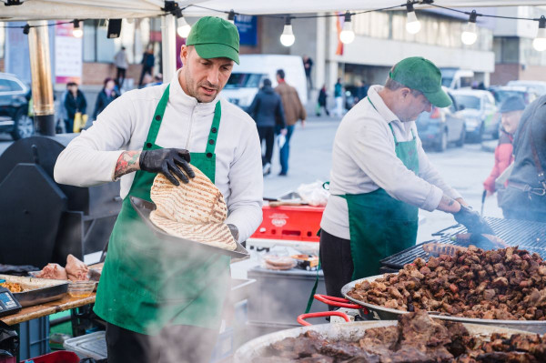 Пет дни храна и концерти Street Food Fest отново е част от Панаира